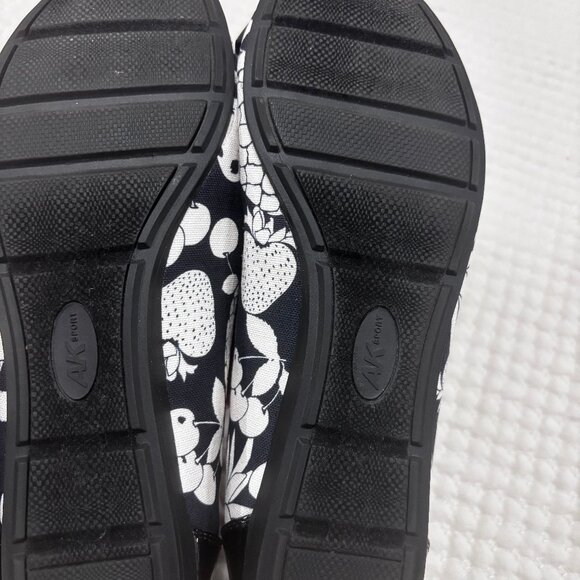 Anne Klein Sport Black and White Comfort Ballets, Size 6.5 - Picture 12 of 14